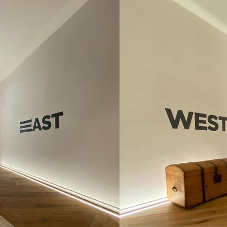 ארקו East West Room מראה חיצוני תמונה