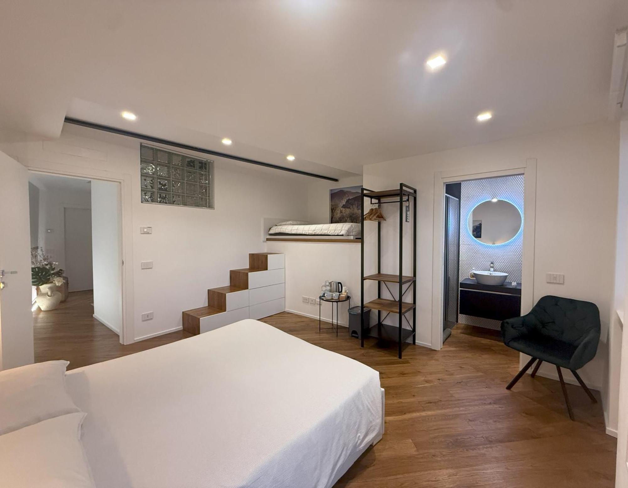 ארקו East West Room מראה חיצוני תמונה
